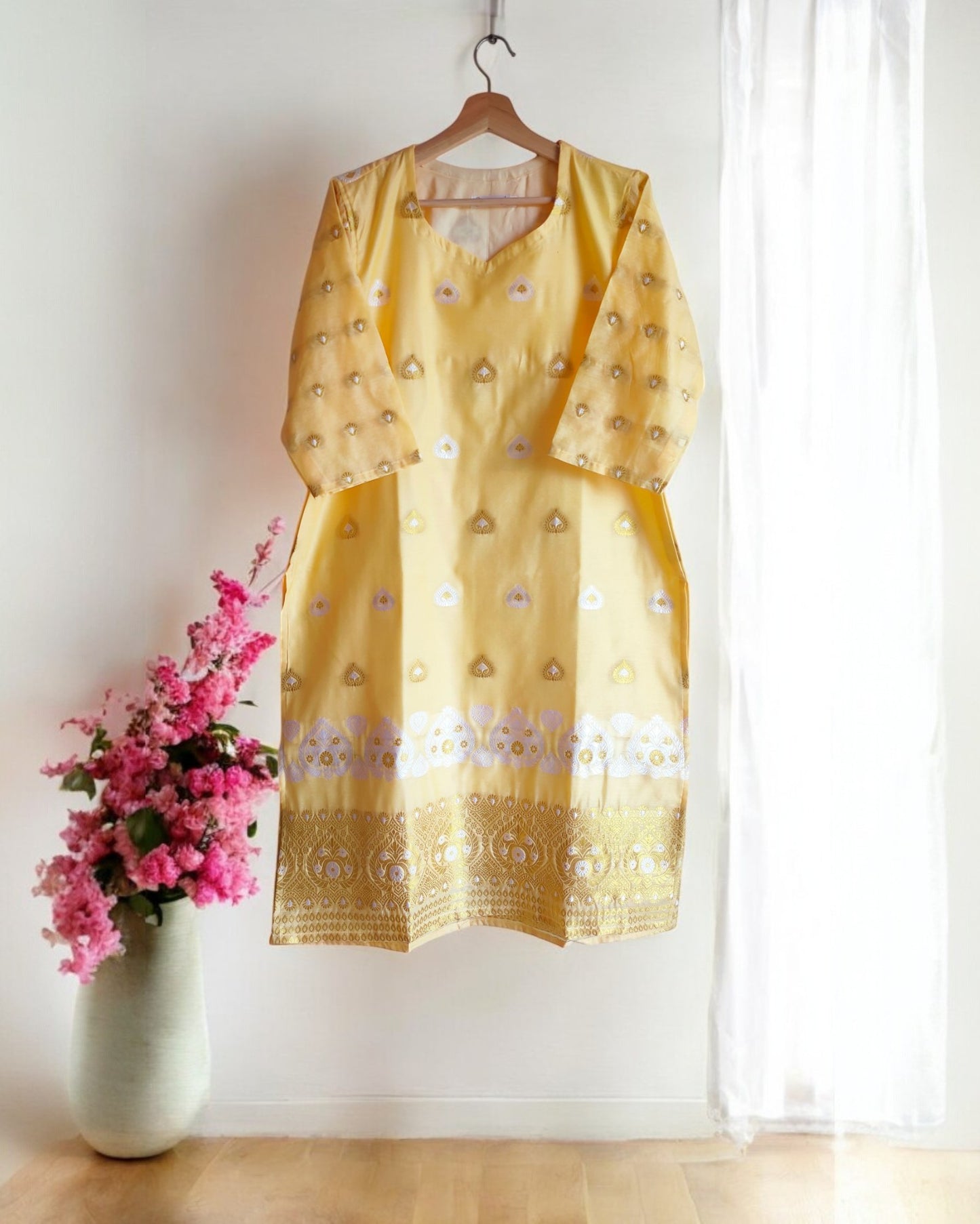 Paanbahar Yellow Kurti