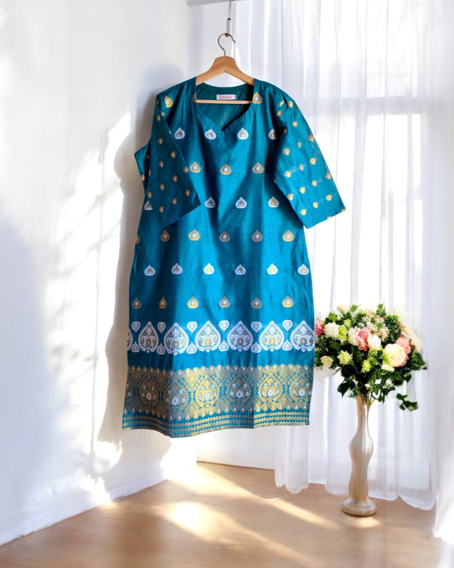 Paanbahar Zari Kurti