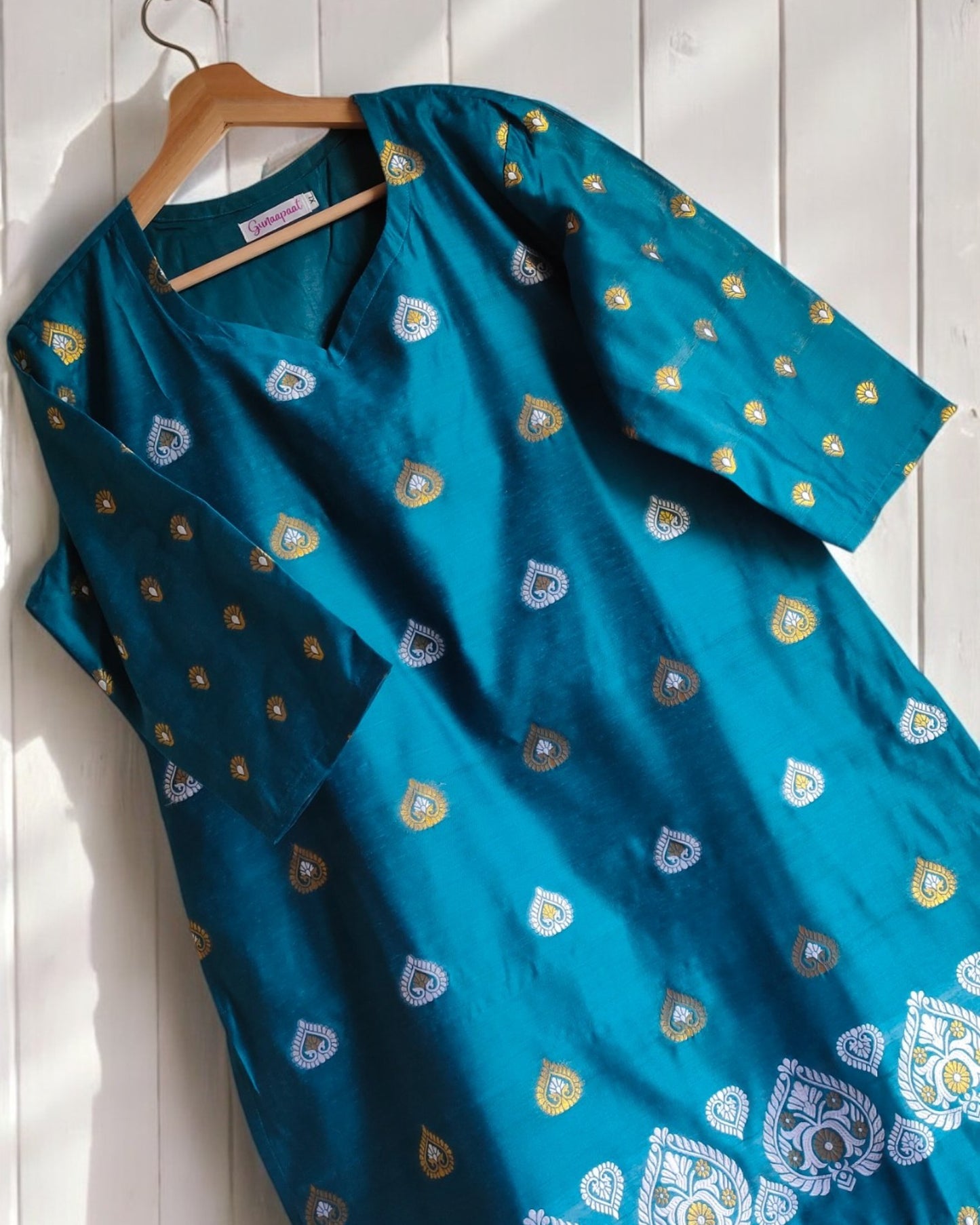 Paanbahar Zari Kurti