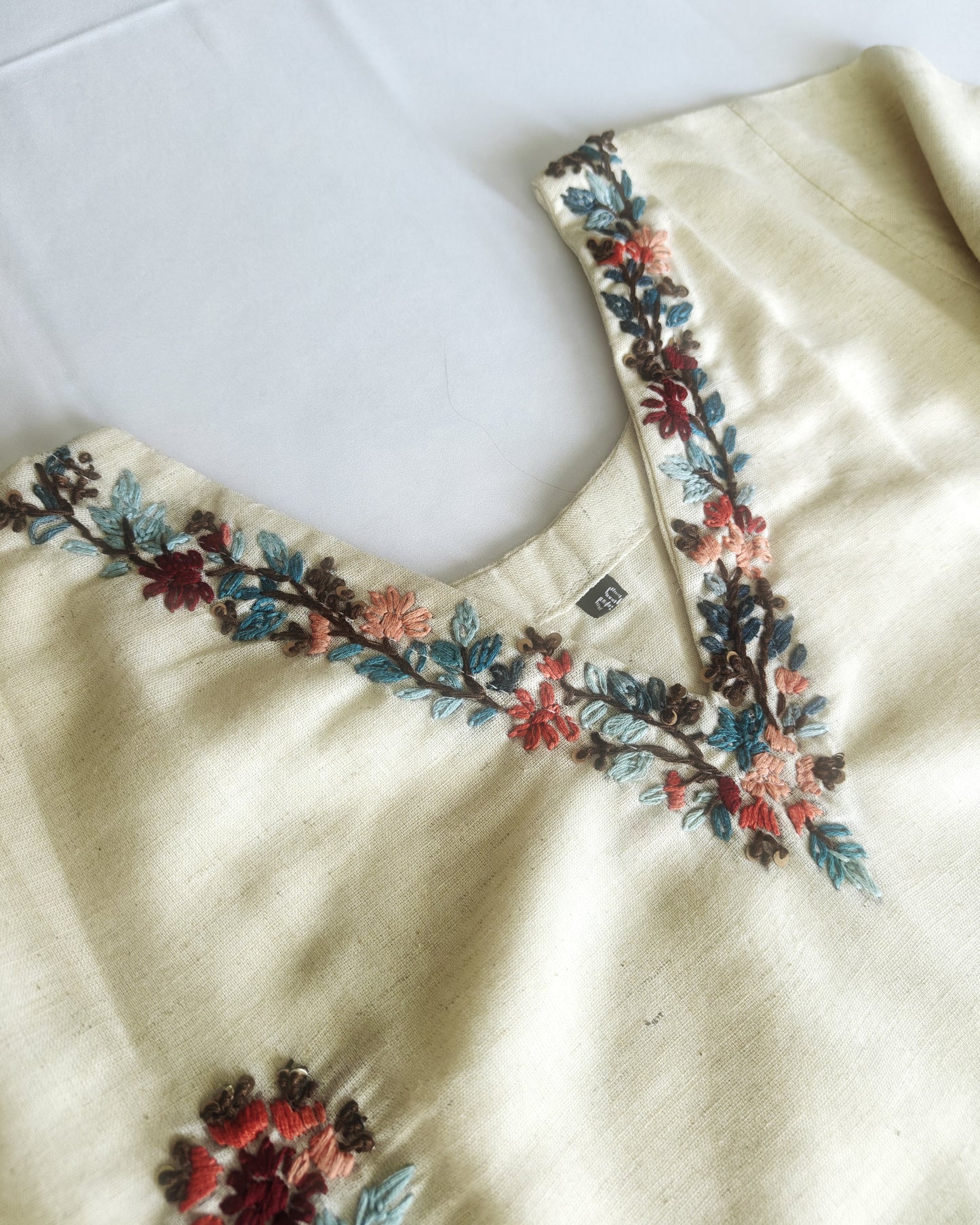 Off-white Hand Embroidery Cotton Suit